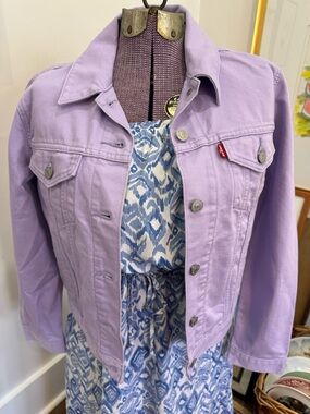 Levi's Lavender Purple Denim Jean Jacket, NWOT, perfect color.